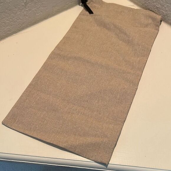 Gucci Tall Rectangular Dust Cover Earthy Beige Classic Spellout Logo Storage Tra - Picture 3 of 5